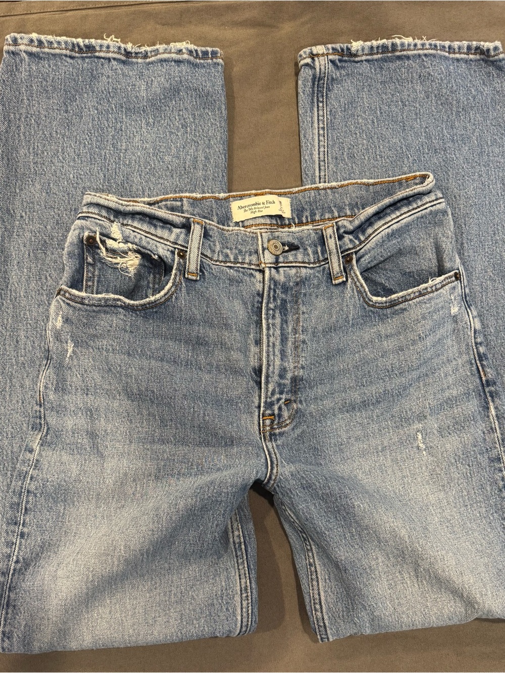 Abercrombie & Fitch Light Blue Women's The 90's Relaxed High Rise Flare Jeans 28